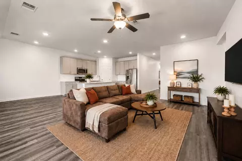 1713 Gold Mine Trl, Aubrey, TX 76227