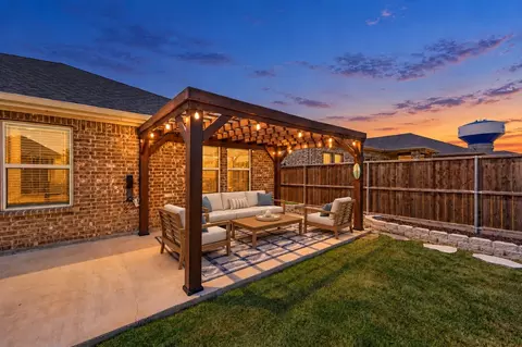 1713 Gold Mine Trl, Aubrey, TX 76227