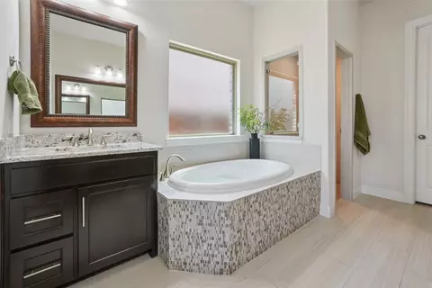 Bath - 771 Dover Dr, Prosper, TX 75078 photo 3 of 6