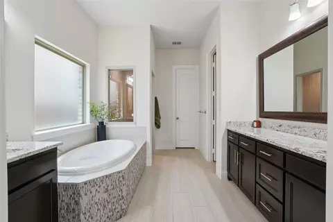 Bath - 771 Dover Dr, Prosper, TX 75078 photo 2 of 6
