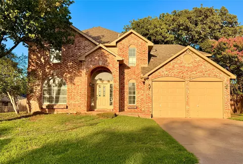 7904 Ember Oaks Dr, North Richland Hills, TX 76182