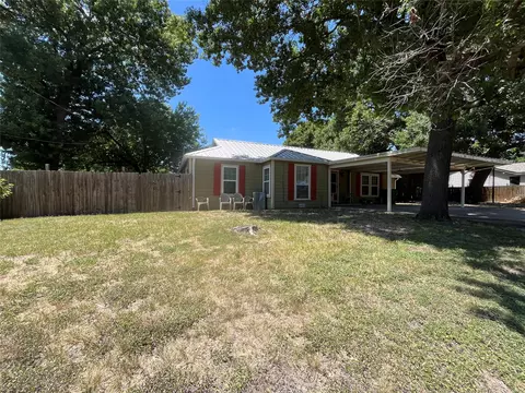 301 Briggs St, Waxahachie, TX 75165