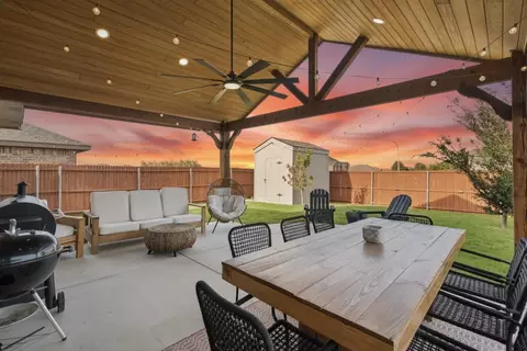 6032 Blacksmith Ave, Fort Worth, TX 76179