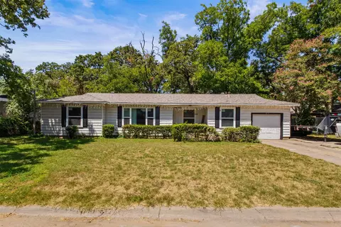 1859 Oakwood St, Haltom City, TX 76117