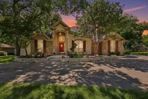 8904 Woodlawn Dr, Granbury, TX 76049