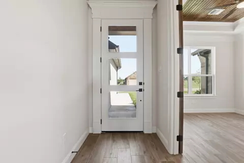 Entry Way - 117 Eagle Ct, Rainbow, TX 76077 photo 1 of 3