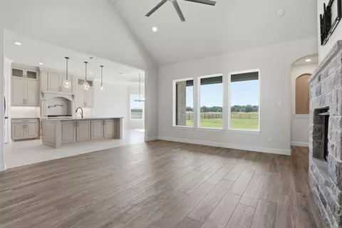 Living - 117 Eagle Ct, Rainbow, TX 76077 photo 1 of 4