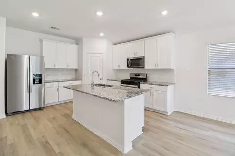 2134 Santa Anita St, Seagoville, TX 75159