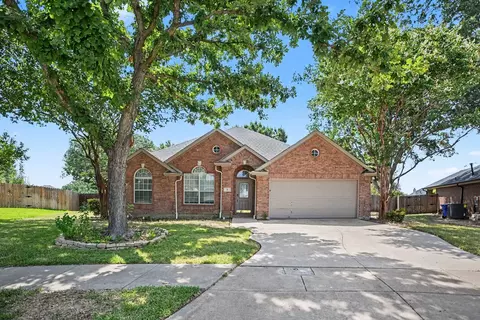 11 Mary Lou Ct, Mansfield, TX 76063