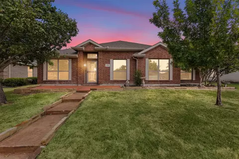 232 Laramie Ln, Desoto, TX 75115
