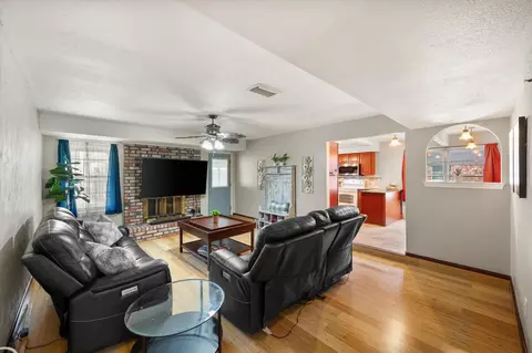 2508 Mardell Dr, Arlington, TX 76016