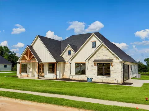 17038 Woodcrest Cir, Lindale, TX 75771