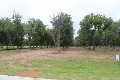 3173 E Landings S, Granbury, TX 76049