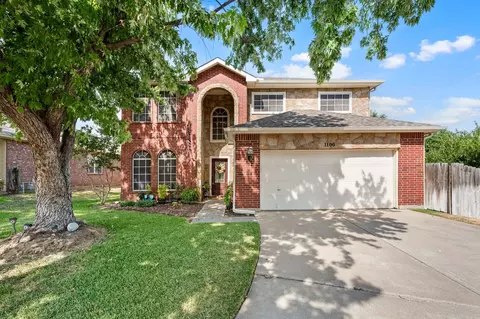 1100 Indian Trail Ct, Roanoke, TX 76262