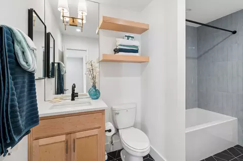 Bath - 2143 Kessler Ct #38, Dallas, TX 75208 photo 2 of 3