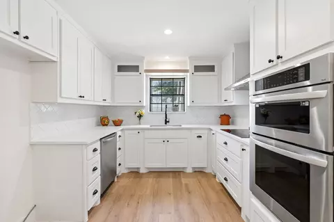 Kitchen - 2143 Kessler Ct #38, Dallas, TX 75208 photo 3 of 4