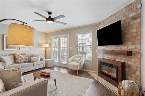 600 Bagby Ave #5C, Waco, TX 76706