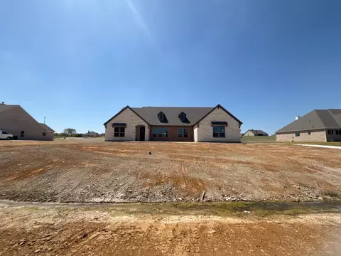703 Water Side Dr, Van Alstyne, TX 75495