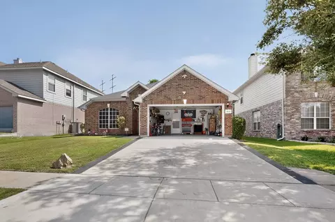 3612 Silverado Trl, Roanoke, TX 76262