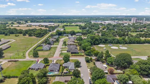 View/Area - 1500 Deer Trl, Commerce, TX 75428 photo 6 of 6