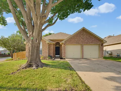 4816 N Cascades St, Fort Worth, TX 76137