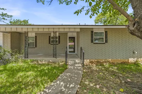 1085 W Park St, Stephenville, TX 76401