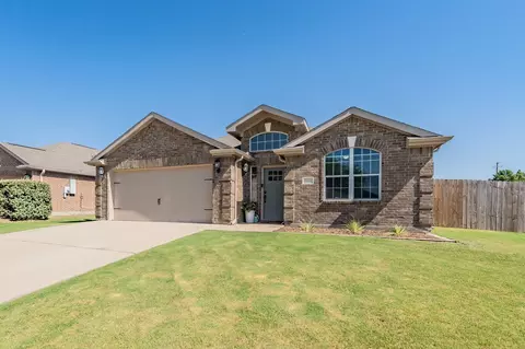 3304 Overstreet Ln, Royse City, TX 75189