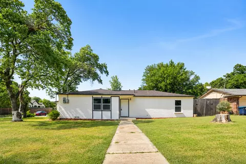 5001 Meadowbrook Dr, Fort Worth, TX 76103
