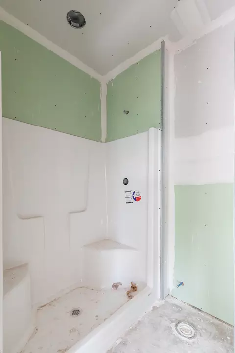 Bath - 604 Cedar St, Clyde, TX 79510 photo 2 of 4