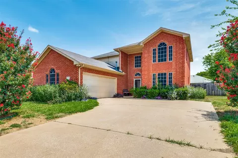 1212 Rio Bravo Dr, Desoto, TX 75115
