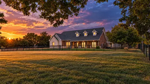 212 Oak Ridge Rd, Denison, TX 75021
