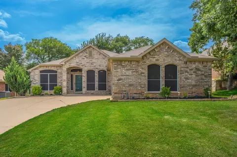 7105 Stephanie Ct, North Richland Hills, TX 76182