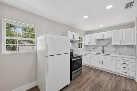 Kitchen - 1022 Denton Dr, Euless, TX 76039 photo 3 of 7
