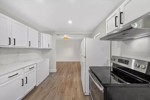 Kitchen - 1022 Denton Dr, Euless, TX 76039 photo 5 of 7