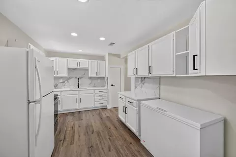 Kitchen - 1022 Denton Dr, Euless, TX 76039 photo 1 of 7