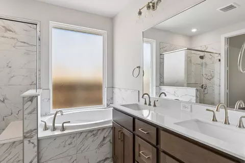 Bath - 2418 Silver Spring Ct, Celina, TX 75009 photo 3 of 4