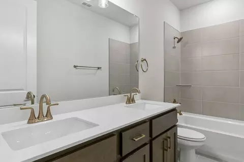 Bath - 2418 Silver Spring Ct, Celina, TX 75009 photo 4 of 4