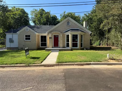 108 California St E, Sulphur Springs, TX 75482