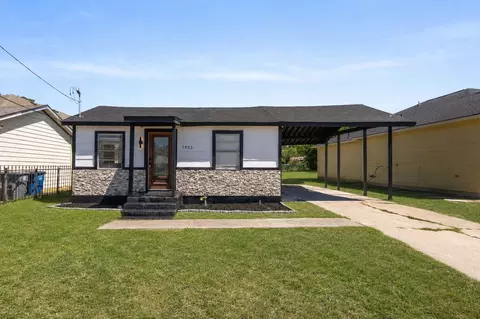 7923 S Nassau Cir, Dallas, TX 75217