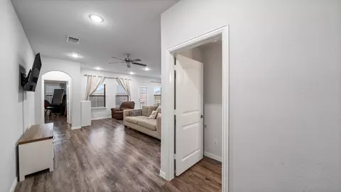 Entry Way - 121 Willowbend Loop, Mabank, TX 75147 photo 1 of 4