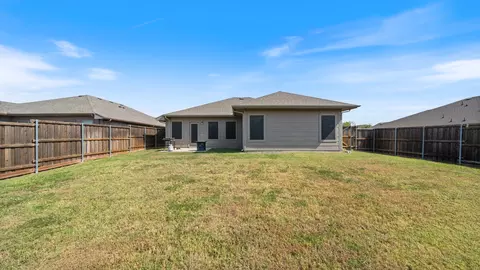 Exterior - 121 Willowbend Loop, Mabank, TX 75147 photo 3 of 5