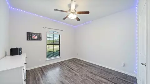 Bedroom - 121 Willowbend Loop, Mabank, TX 75147 photo 5 of 6