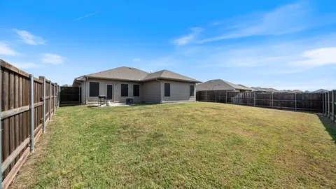 Exterior - 121 Willowbend Loop, Mabank, TX 75147 photo 4 of 5