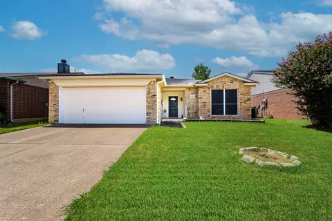 8736 Trinity Vista Trl, Hurst, TX 76053