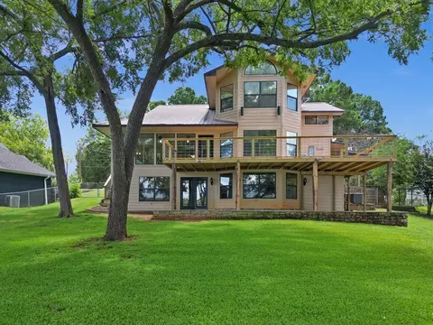 202 County Road 3515, Bullard, TX 75757