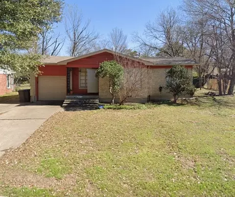 3845 W Spurgeon St, Fort Worth, TX 76133