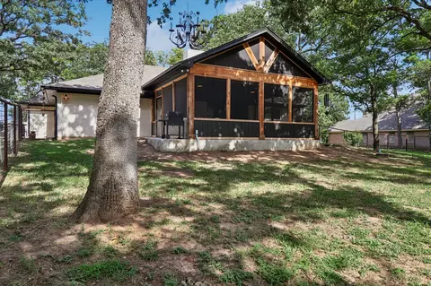 108 Sanchez Creek Ct, Weatherford, TX 76088