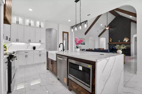 Kitchen - 860 Alondrita St, Celeste, TX 75423 photo 5 of 5