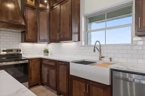 Kitchen - 861 Alondrita St, Celeste, TX 75423 photo 3 of 5