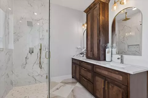 Bath - 861 Alondrita St, Celeste, TX 75423 photo 1 of 4